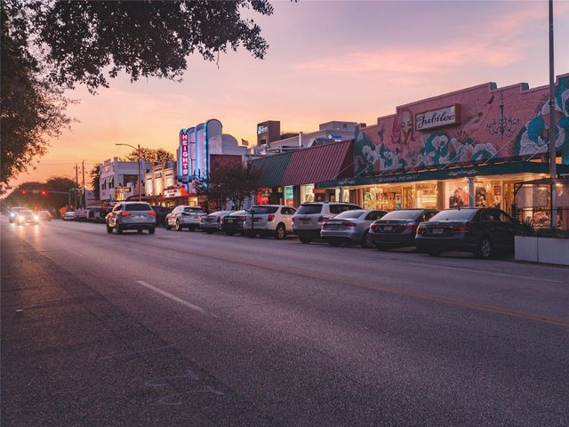 2015 Harvard Street, Houston, TX 77008