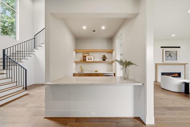 2015 Harvard Street, Houston, TX 77008