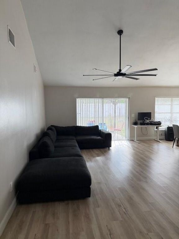 Image 4 of property listing at 8706 OSAGE DRIVE, Tampa, FL 33634