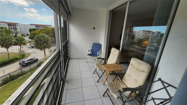 2821 Somerset Dr 400, Lauderdale Lakes, FL 33311