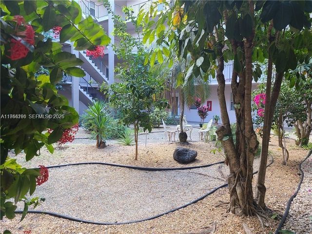 2821 Somerset Dr 400, Lauderdale Lakes, FL 33311