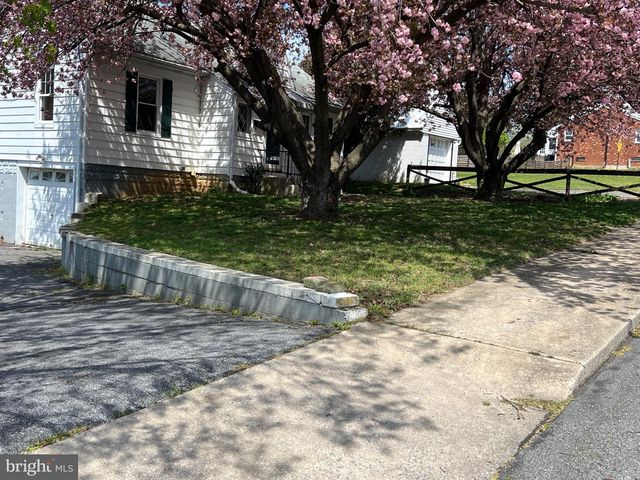128 FRICK AVE, Waynesboro, PA 17268