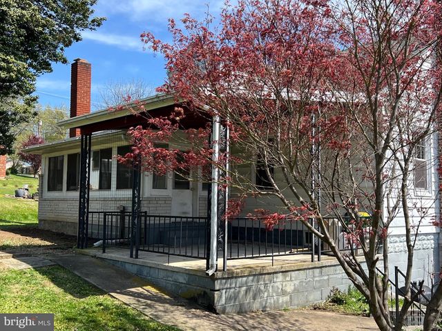 128 FRICK AVE, Waynesboro, PA 17268
