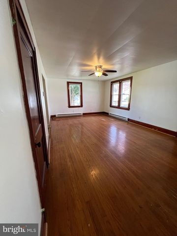 128 FRICK AVE, Waynesboro, PA 17268