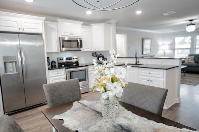 606 Macy Ln, Beebe, AR 72012