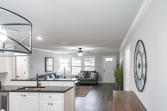 606 Macy Ln, Beebe, AR 72012