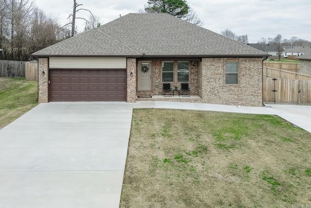 606 Macy Ln, Beebe, AR 72012