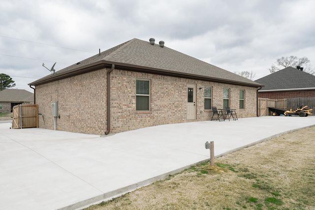 606 Macy Ln, Beebe, AR 72012