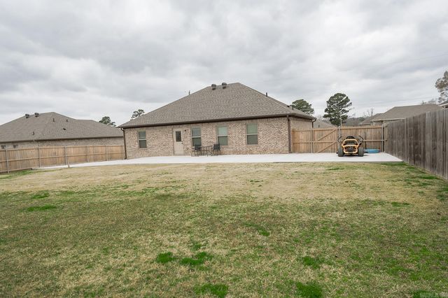 606 Macy Ln, Beebe, AR 72012
