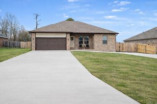 606 Macy Ln, Beebe, AR 72012