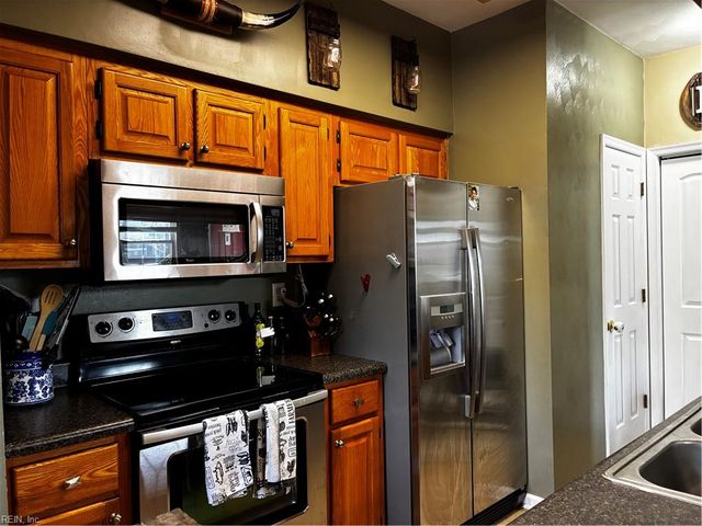710 Willow Green CT, Chesapeake, VA 23320