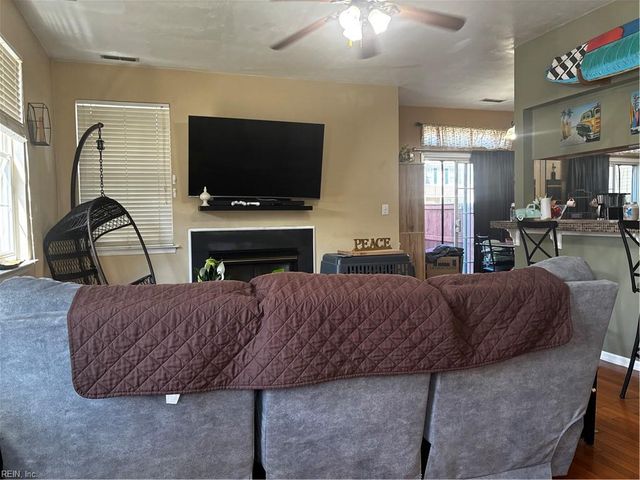 710 Willow Green CT, Chesapeake, VA 23320