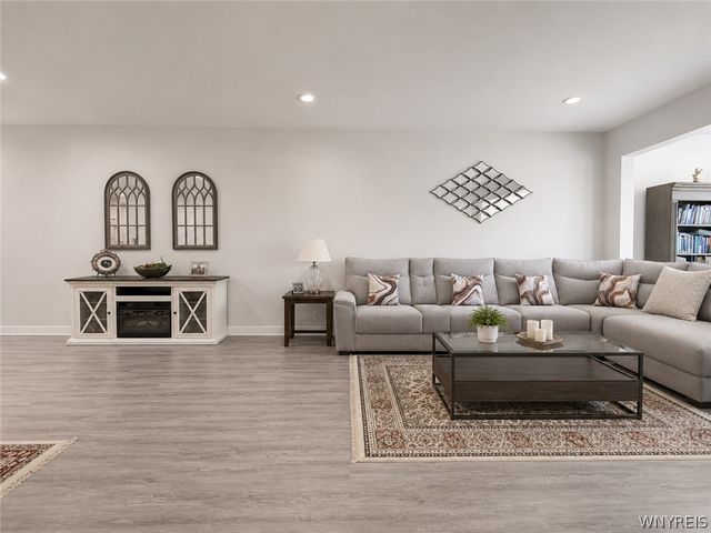 189 Sandstone Circle, Grand Island, NY 14072