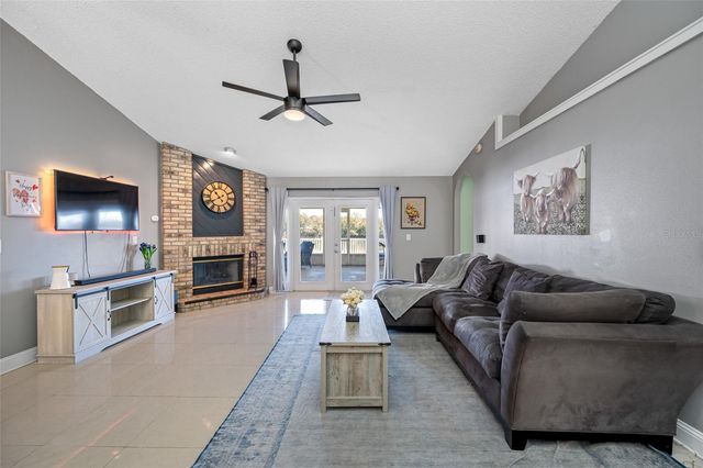 8713 IMPERIAL COURT, Tampa, FL 33635