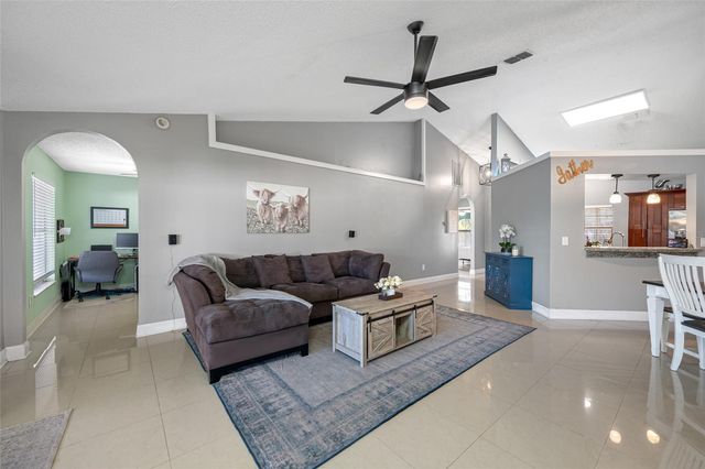 8713 IMPERIAL COURT, Tampa, FL 33635