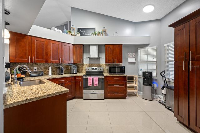 8713 IMPERIAL COURT, Tampa, FL 33635