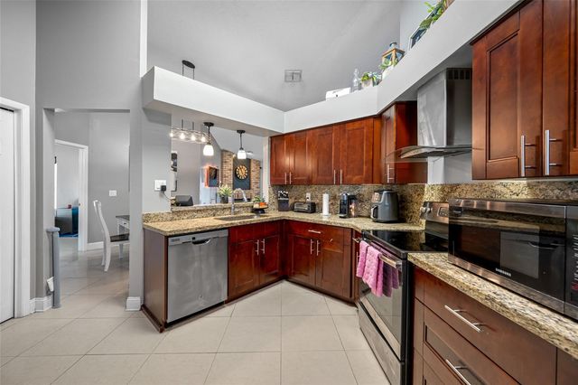 8713 IMPERIAL COURT, Tampa, FL 33635