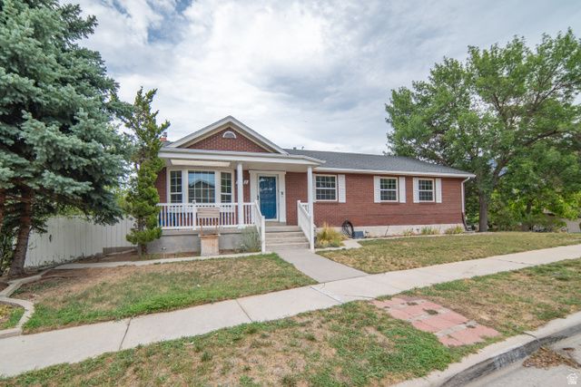 1941 E GUNTHER DR, Cottonwood Heights, UT 84121