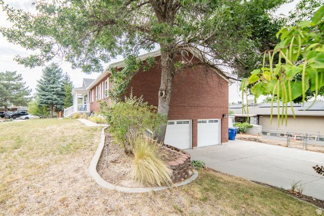 1941 E GUNTHER DR, Cottonwood Heights, UT 84121