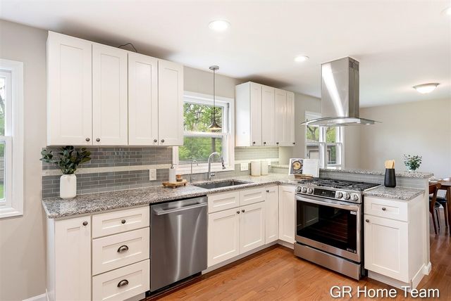 2336 Elliott Street, Grand Rapids, MI 49506