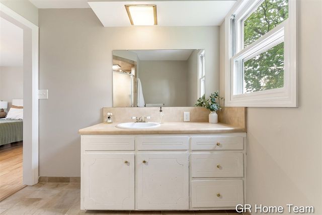 2336 Elliott Street, Grand Rapids, MI 49506