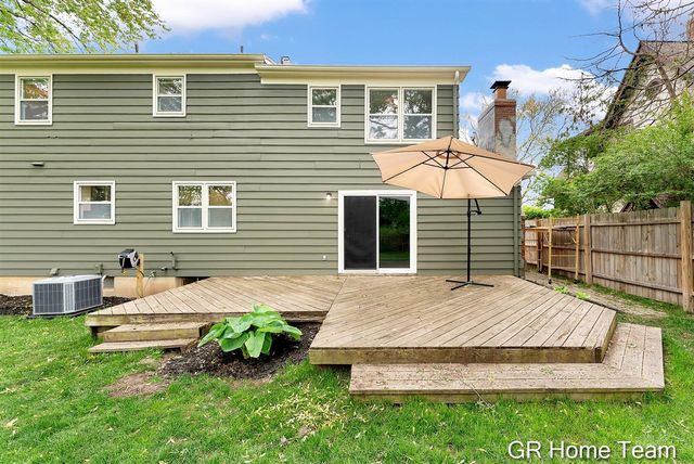 2336 Elliott Street, Grand Rapids, MI 49506