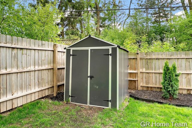 2336 Elliott Street, Grand Rapids, MI 49506
