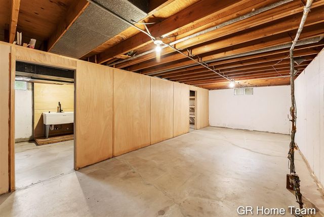 2336 Elliott Street, Grand Rapids, MI 49506