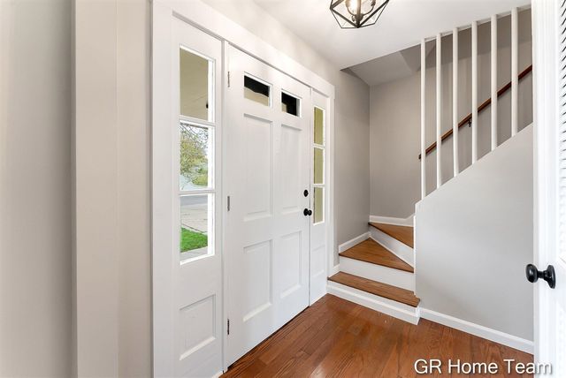 2336 Elliott Street, Grand Rapids, MI 49506