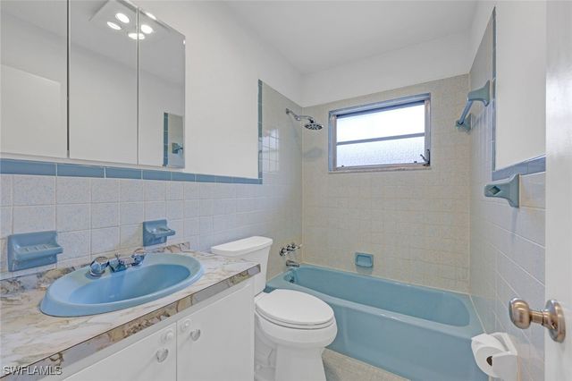 547 103rd AVE N, Naples, FL 34108