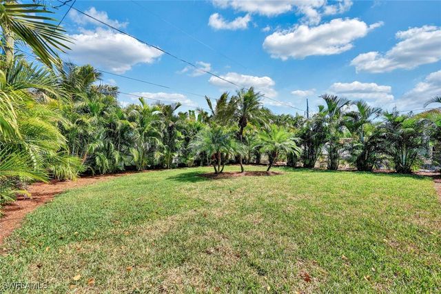 547 103rd AVE N, Naples, FL 34108