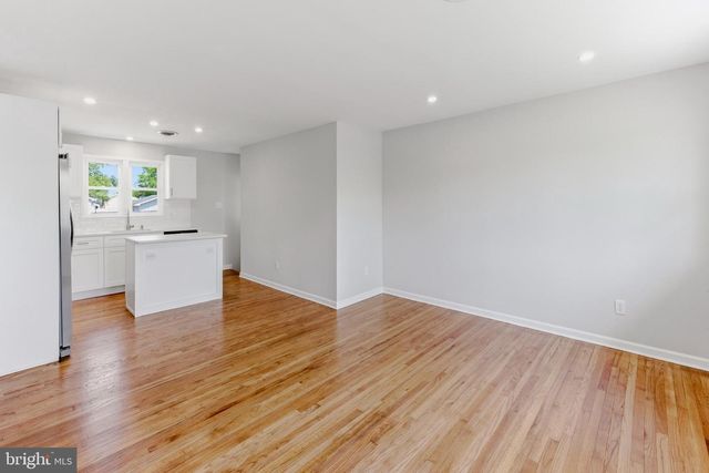 157 S POPLAR ST, Gibbstown, NJ 08027