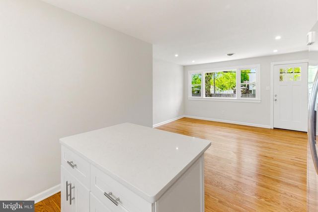 157 S POPLAR ST, Gibbstown, NJ 08027