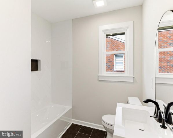 157 S POPLAR ST, Gibbstown, NJ 08027