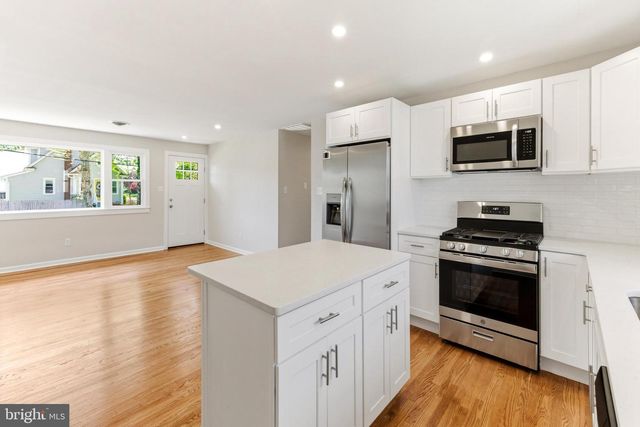 157 S POPLAR ST, Gibbstown, NJ 08027