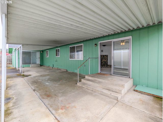 1612 Nw WANELL St, Roseburg, OR 97471