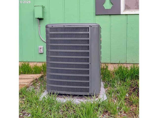 1612 Nw WANELL St, Roseburg, OR 97471