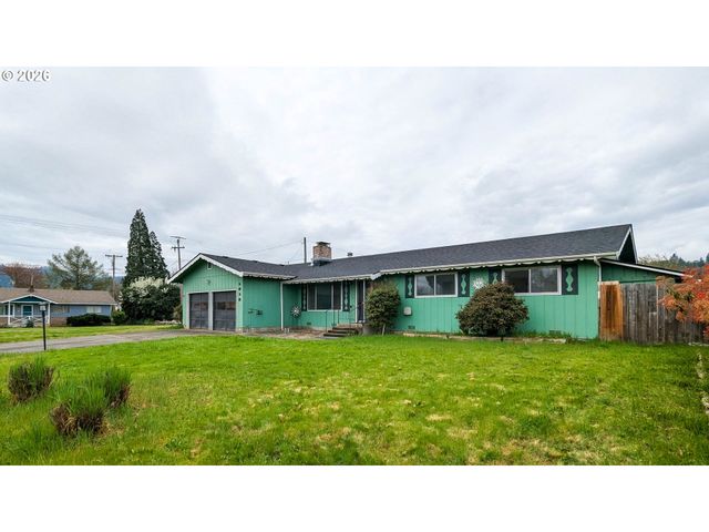 1612 Nw WANELL St, Roseburg, OR 97471