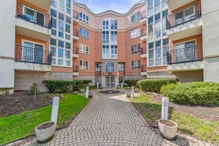 3100 Lexington Lane 201, Glenview, IL 60026