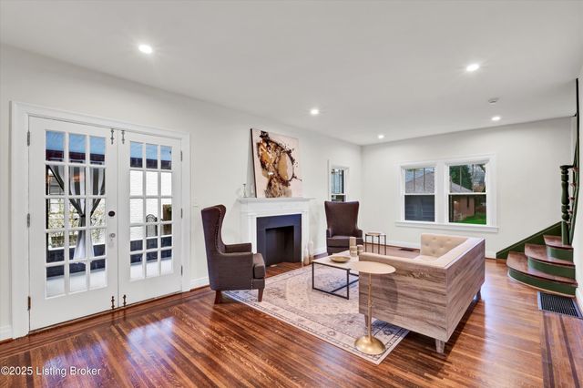 2436 Broadmeade Rd, Louisville, KY 40205