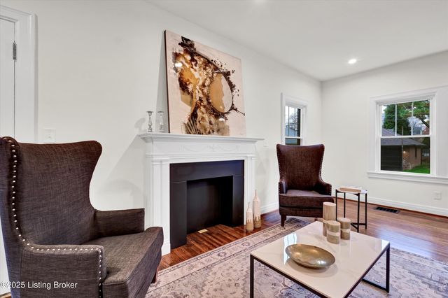 2436 Broadmeade Rd, Louisville, KY 40205