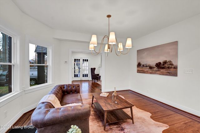 2436 Broadmeade Rd, Louisville, KY 40205