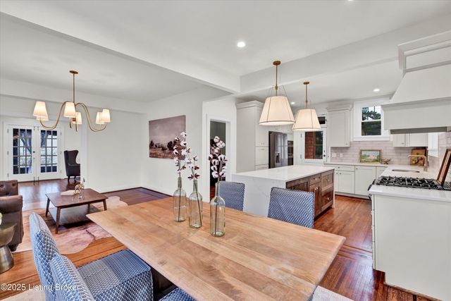 2436 Broadmeade Rd, Louisville, KY 40205