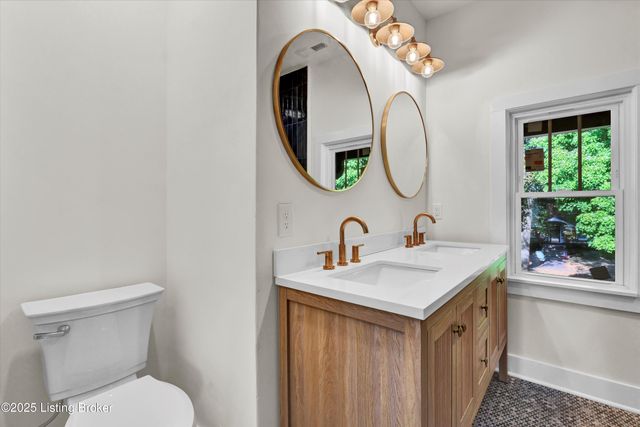 2436 Broadmeade Rd, Louisville, KY 40205