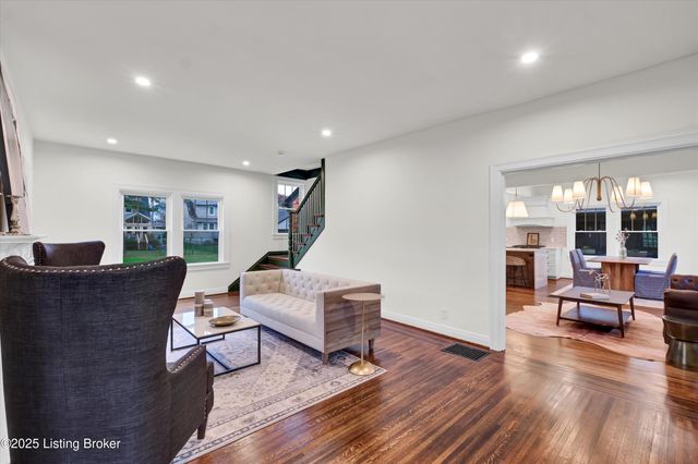 2436 Broadmeade Rd, Louisville, KY 40205