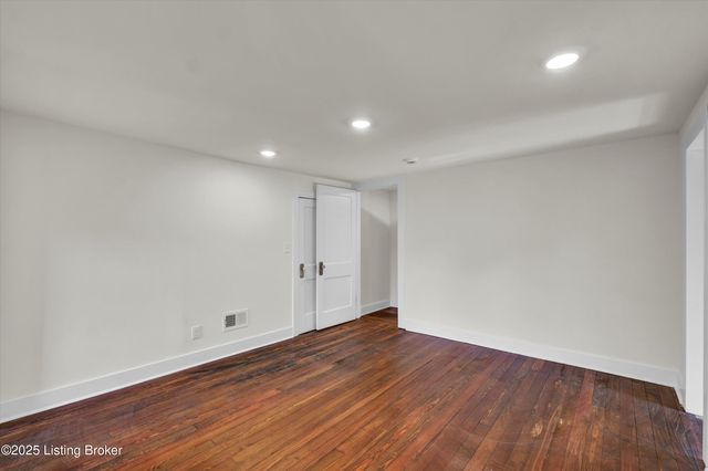 2436 Broadmeade Rd, Louisville, KY 40205