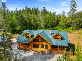 225 Se EAGLE RIDGE Dr, Canyonville, OR 97417