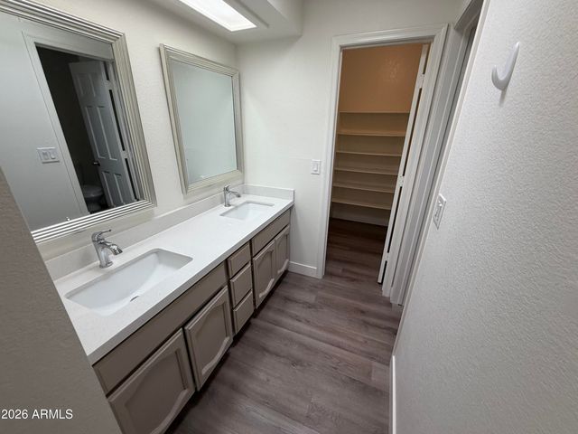 200 E BARBARITA Avenue, Gilbert, AZ 85234