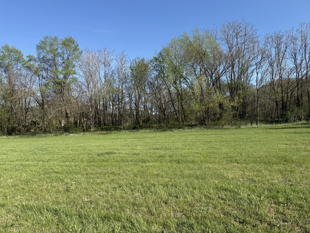 0 Hwy 31 E, Bethpage, TN 37022
