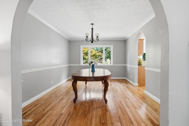1205 Holsworth Ln, Louisville, KY 40222